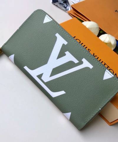 Гаманець Louis Vuitton Monogram Canvas Zippy Wallet